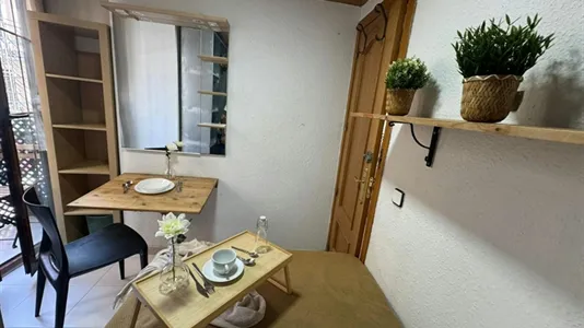 Rooms in Madrid Centro - photo 9