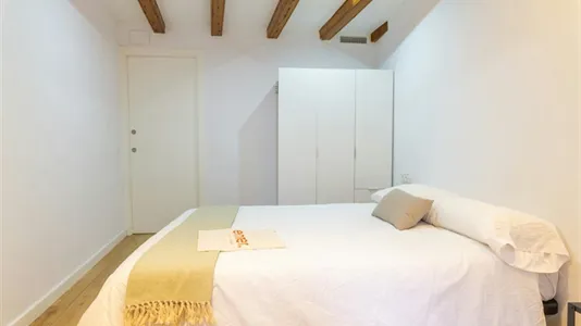 Rooms in Barcelona Sants-Montjuïc - photo 3