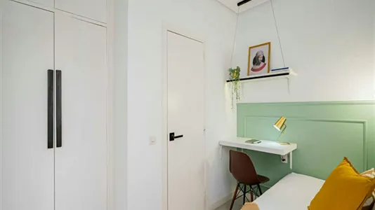 Rooms in Madrid Centro - photo 7