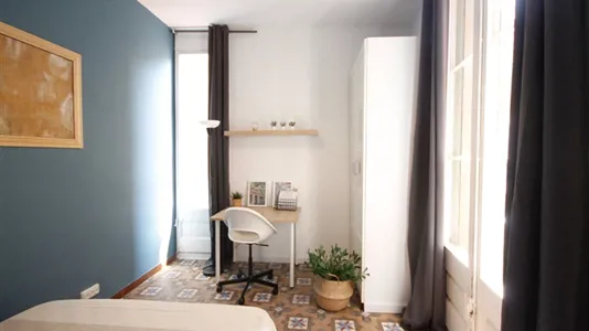 Rooms in Barcelona Ciutat Vella - photo 2