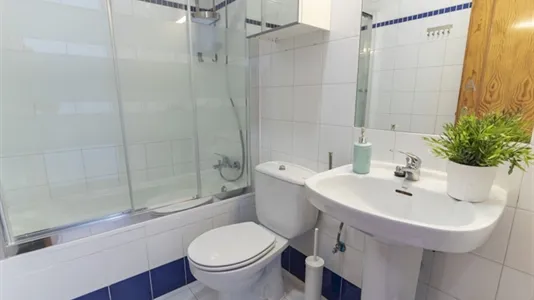 Rooms in Madrid Centro - photo 9