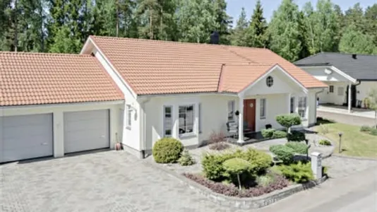 Houses in Hallstahammar - photo 3