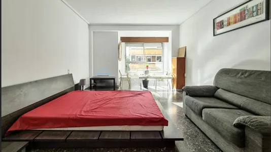 Rooms in Valencia La Zaidía - photo 4