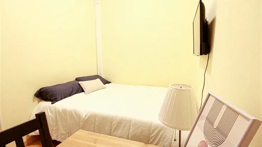 Rooms in Barcelona Eixample - photo 1