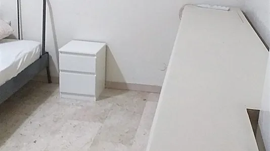 Rooms in Roma Municipio II – Parioli/Nomentano - photo 2