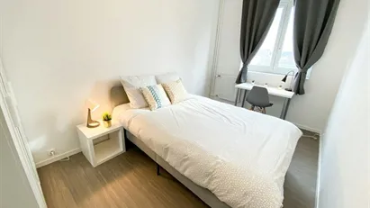 Room for rent in Le Raincy, Île-de-France