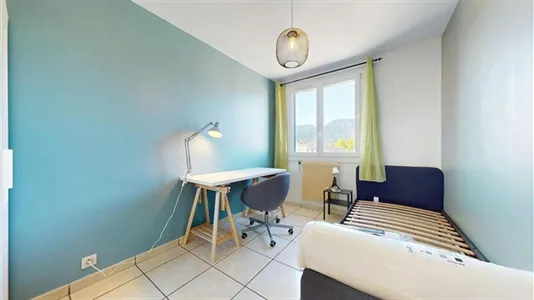 Rooms in Grenoble - photo 2