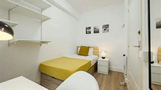 Rooms in Barcelona Eixample - photo 2