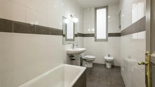 Rooms in Madrid Centro - photo 9