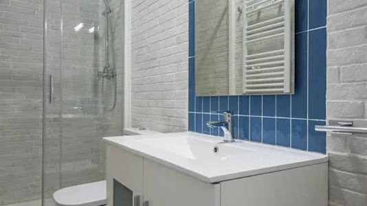 Rooms in Madrid Centro - photo 9