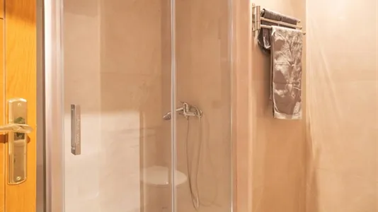 Rooms in Madrid Chamartín - photo 10