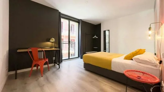 Rooms in Barcelona Ciutat Vella - photo 2