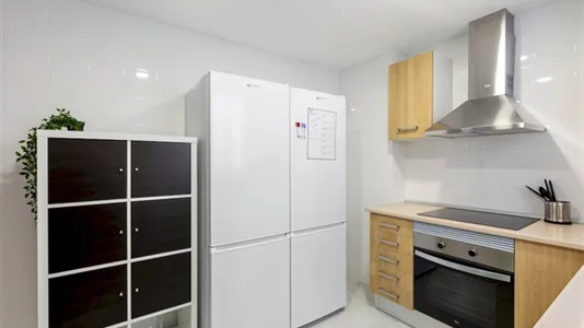 Rooms in Barcelona Eixample - photo 5