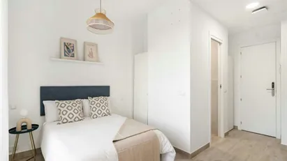 Room for rent in Madrid Fuencarral-El Pardo, Madrid