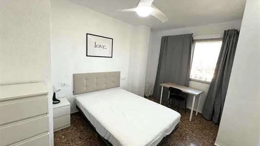 Rooms in Valencia L'Eixample - photo 1