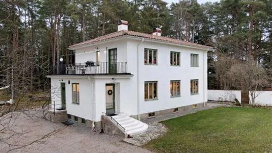 Houses in Enköping - photo 2