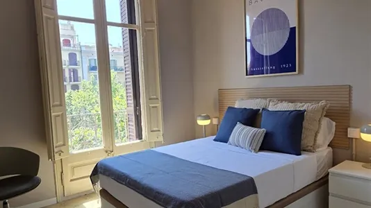 Rooms in Barcelona Eixample - photo 1