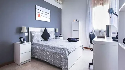 Room for rent in Milano Zona 6 - Barona, Lorenteggio, Milan