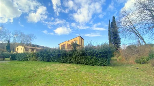 Houses in Montespertoli - photo 1