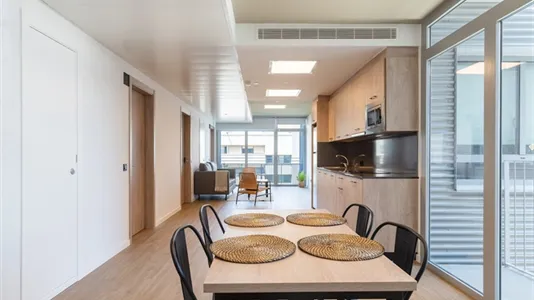 Rooms in Badalona - photo 9