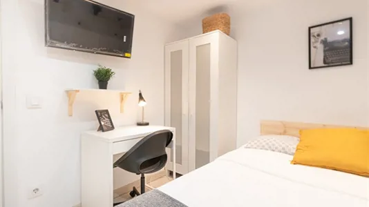 Rooms in Barcelona Ciutat Vella - photo 1