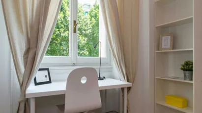 Room for rent in Milano Zona 6 - Barona, Lorenteggio, Milan