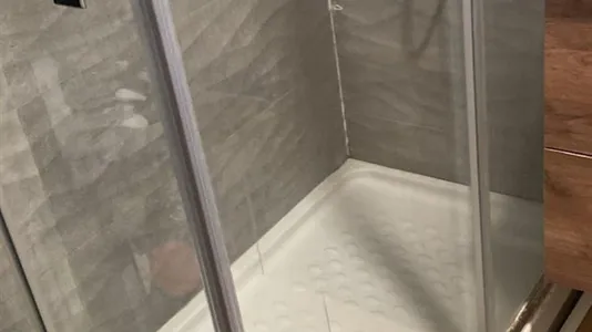 Rooms in Barcelona Eixample - photo 10