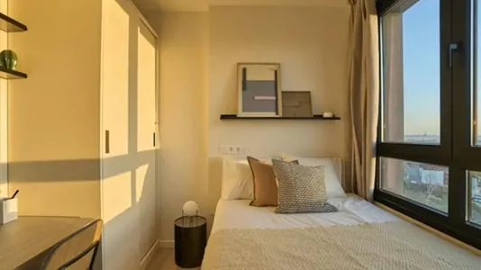 Rooms in Madrid Centro - photo 1