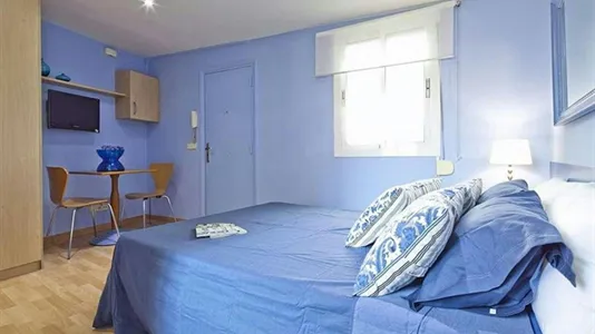 Apartments in Barcelona Ciutat Vella - photo 2