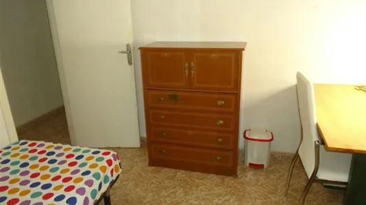 Rooms in Córdoba - photo 2