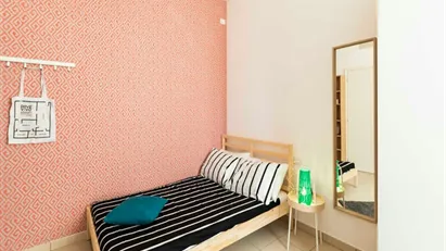 Room for rent in Milano Zona 5 - Vigentino, Chiaravalle, Gratosoglio, Milan