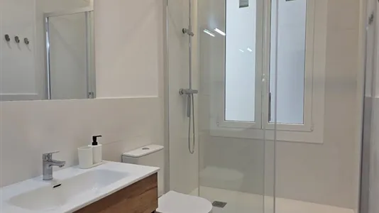 Rooms in Barcelona Eixample - photo 8