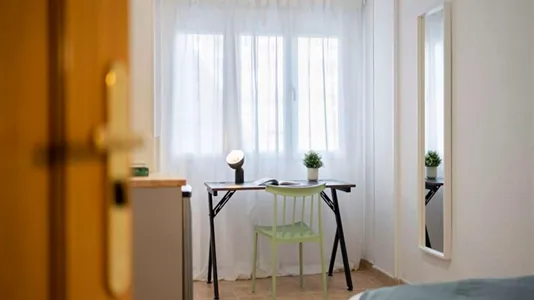 Rooms in Madrid Tetuán - photo 9