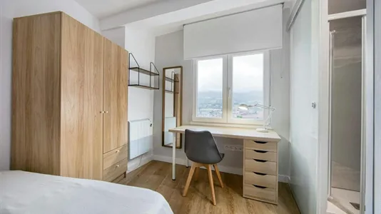 Rooms in Oviedo - photo 3