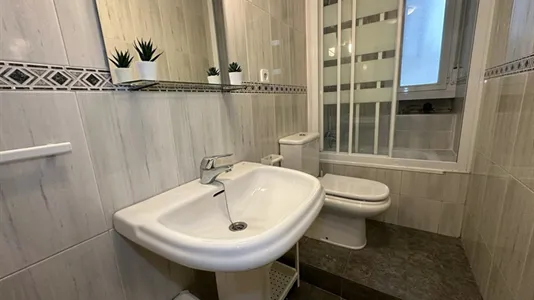 Rooms in Madrid Salamanca - photo 9