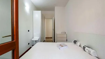 Room for rent in Milano Zona 6 - Barona, Lorenteggio, Milan