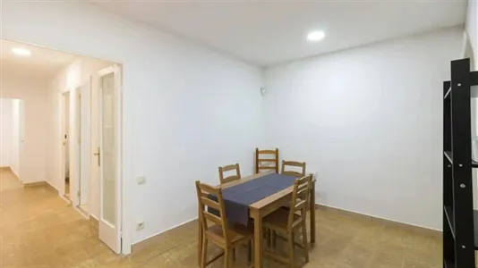 Rooms in Barcelona Ciutat Vella - photo 9