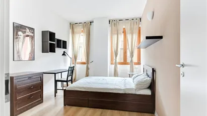 Room for rent in Milano Zona 6 - Barona, Lorenteggio, Milan