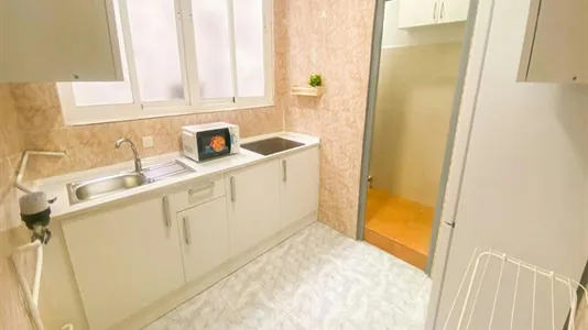 Rooms in Granada - photo 2
