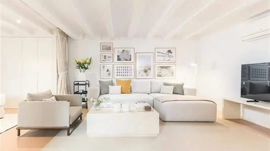 Apartments in Barcelona Ciutat Vella - photo 3