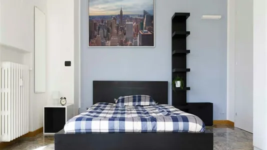Rooms in Milano Zona 8 - Fiera, Gallaratese, Quarto Oggiaro - photo 2
