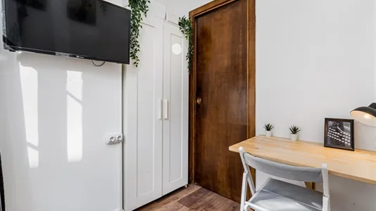 Rooms in Barcelona Ciutat Vella - photo 4