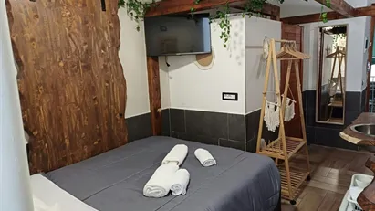 Apartment for rent in Napoli Municipalità 4, Naples