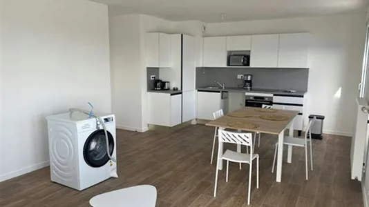 Rooms in Saint-Denis - photo 3