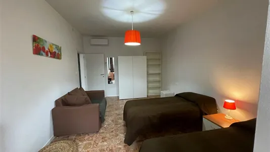 Rooms in Florence - photo 8