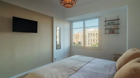 Rooms in Barcelona Eixample - photo 2