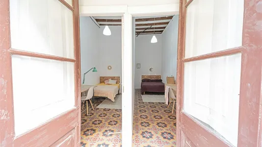 Rooms in Barcelona Ciutat Vella - photo 4