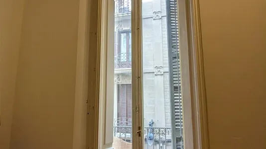 Rooms in Barcelona Ciutat Vella - photo 7