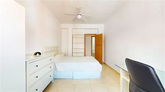 Rooms in Murcia - photo 2