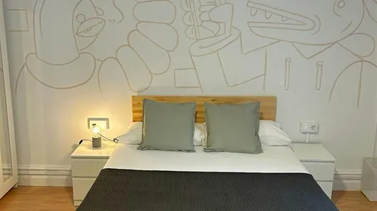 Rooms in Barcelona Ciutat Vella - photo 1